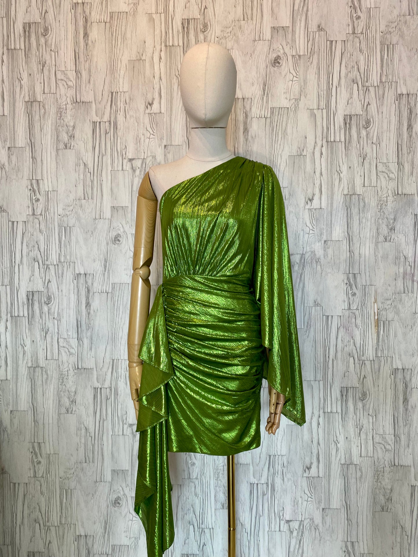 VESTIDO UNA MANGA VERDE METÁLICO